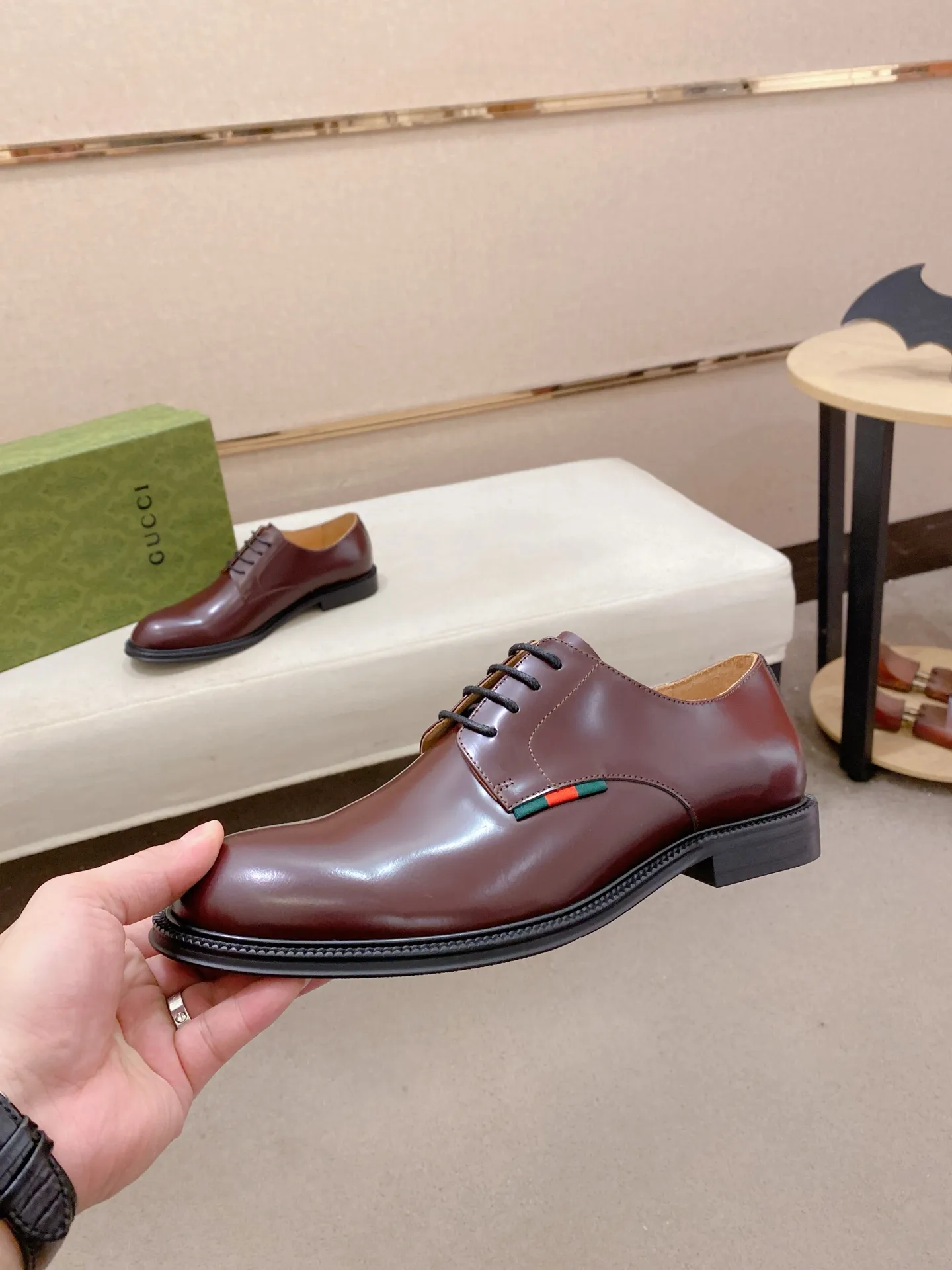 Men's shoes 💰: 520💰 (GUCCI) new series ss hot new products 💢 💠 Casual leather shoes 👞, first layer of cowhide, upper hardware buckles and logo on the sides of the shoe, brand logo on the insole and sole 💠 💎Upper: 100% cowhide 💎Inner: cowhide/100% 💎Feet: cowhide/100% 💎Sole: rubber/100% 💎SIZE: 38 39 40 41 42 43 44 Can be customized 45